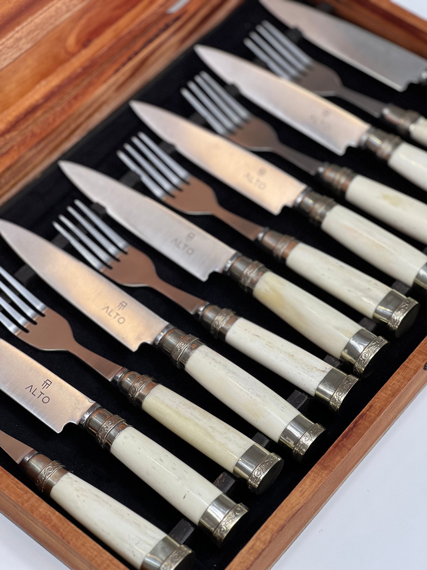 12 Piece Bone Cutlery Set